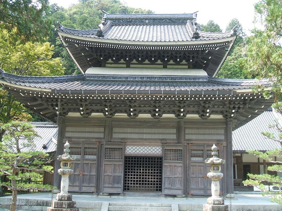 The Butsuden main hall at Buttsuji Temple