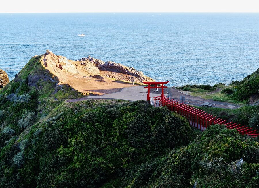 The 123 red torii gates running down to the sea at Motonosumi Inari Shrine
