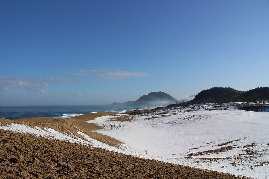 Long ridge of sand at the Tottori Sand Dunes along the Sea of Japan coast