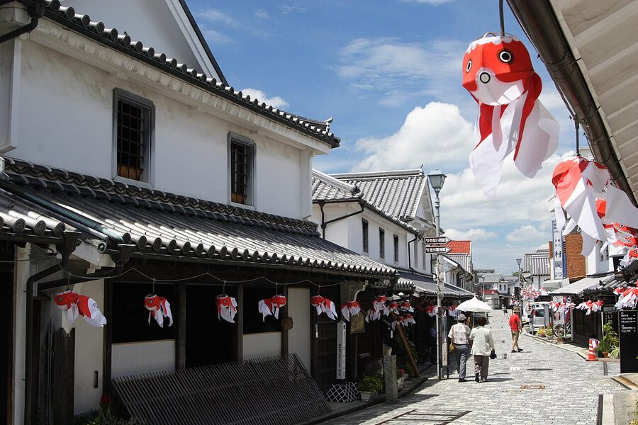 The white walls of the preserved Yanai merchant district