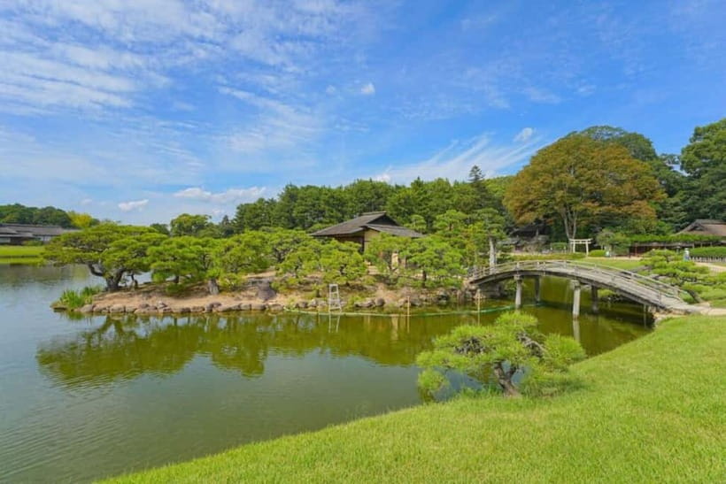 1-Day Tour from Okayama: Kurashiki, Gardens & Okayama Castle - Meeting your guide at Okayama Station