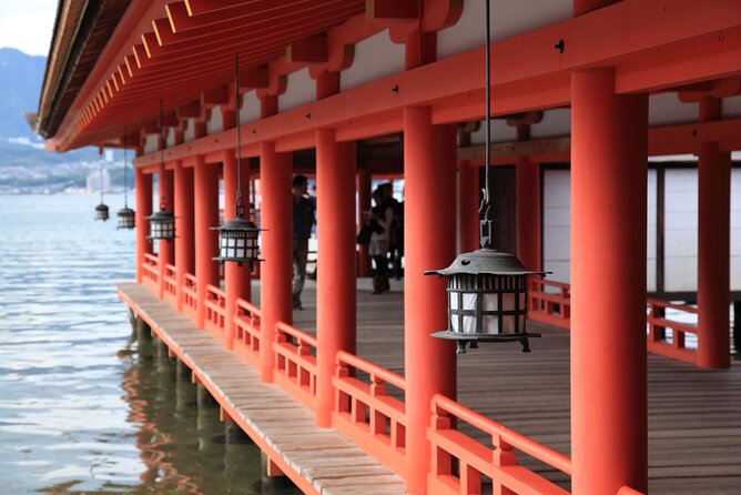 1 Hour Private Photoshoot in Hiroshima - The photo delivery and vintage-style editing