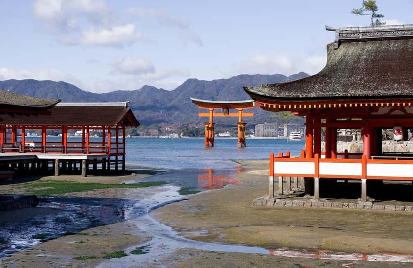 Day Trip to Hiroshima & Miyajima with Itsukushima Shrine - One hundred minutes to explore Miyajima