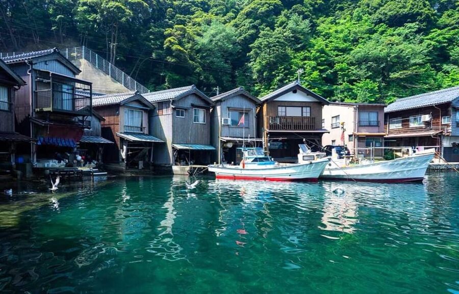 FromOsaka/Kyoto:Hiroshima & Miyajima Private Tour with Lunch - Hiroshima-style okonomiyaki gives the day a local taste