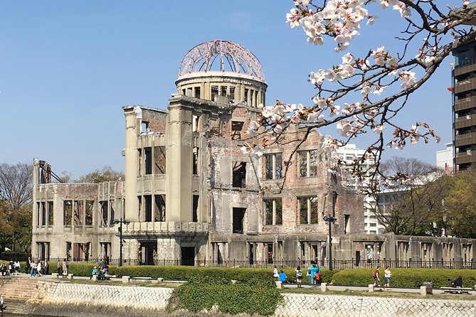 Full Day Tour in Hiroshima and Miyajima - Three hours at Itsukushima Shrine and the great torii