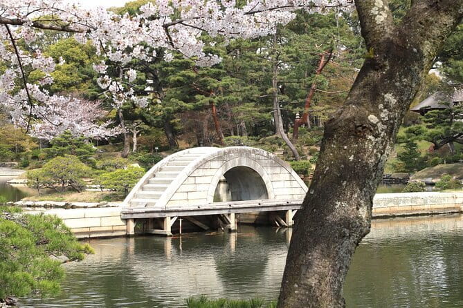 Half-Day Hiroshima Highlights Tour - Shukkei-en: Hiroshima Before 1945