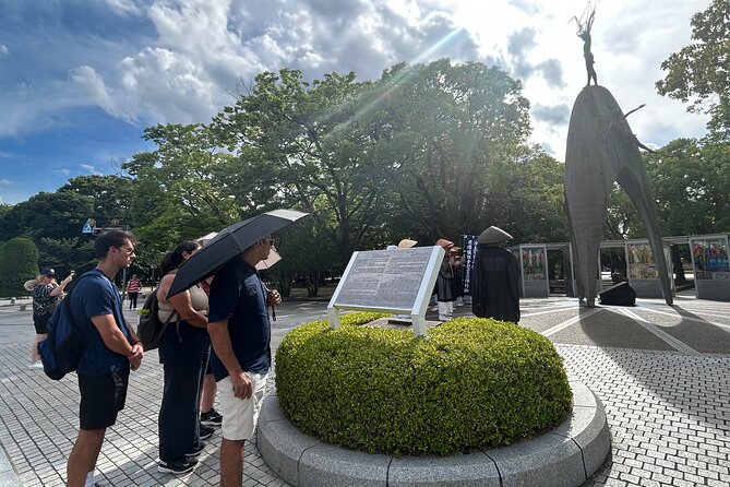 Half Day Peace Park and Bomb Dome Tour - Pausing at the Cenotaph for Atomic Bomb Victims