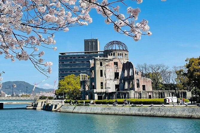 Highlight of Hiroshima with Licensed Guide (6h) - A lunch break with Hiroshima-style okonomiyaki