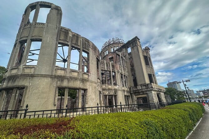 Hiroshima and Miyajima Day Trip with Itsukushima Shrine & Ferry - Why this day trip works