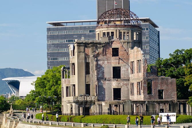 Hiroshima and Miyajima Private Guided Tour - Why Hiroshima and Miyajima work well together