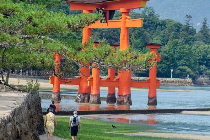 Hiroshima and Miyajima Private Guided Tour - Allow real time for the Peace Memorial Museum