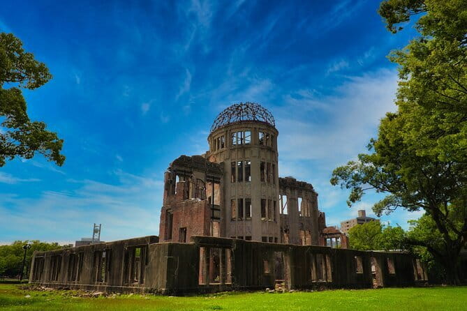 Hiroshima and Miyajima Private Guided Tour - Taking the tram and ferry to Miyajima