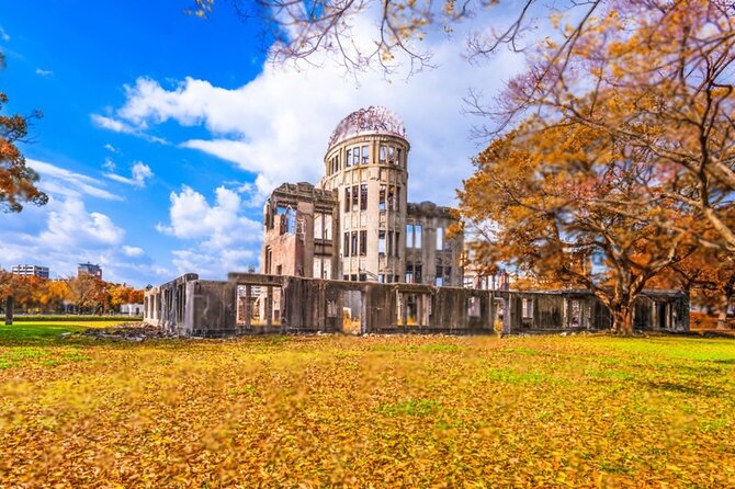 Hiroshima and Miyajima Private Tour with English Speaking Driver - Itsukushima Shrine and the famous torii