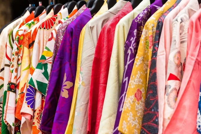 Hiroshima: Experience Japanese kimono by renting it - Choosing your kimono in central Hiroshima