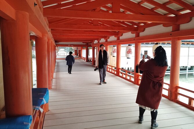 Hiroshima Highlights Guided Tour in 5.5 hours - Omotesando Street and Hiroshima food specialties