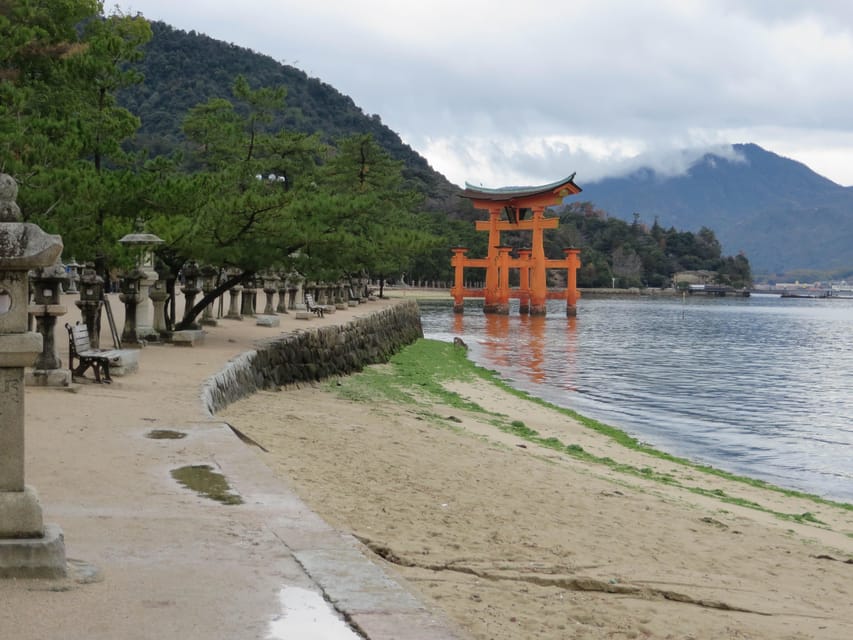 Hiroshima: History and Hidden Gems Tour - Seeing the Atomic Bomb Dome in context