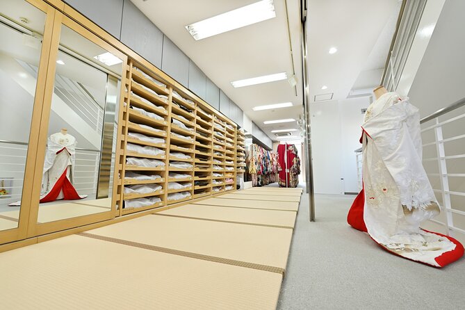 Hiroshima Kimono Rental and Photo Shoot - A formal Japanese portrait in about 90 minutes