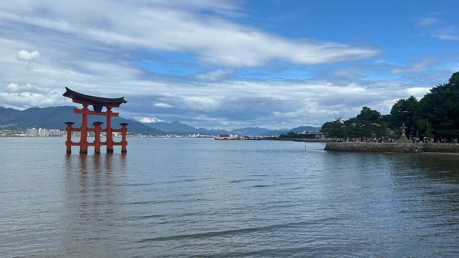 Hiroshima & Miyajima 6.5h Guided Tour – Dome, Park & Shrine - Train and ferry: useful travel, not dead time