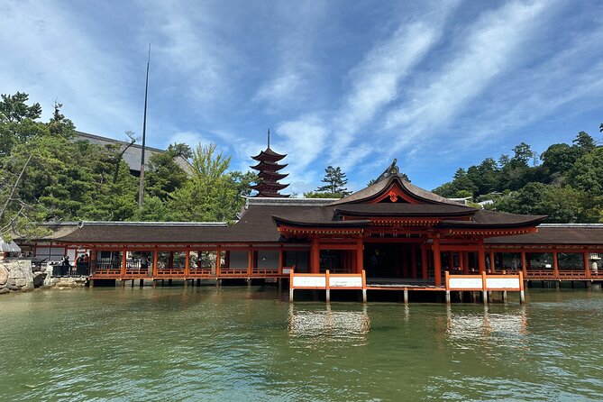 Hiroshima & Miyajima by Bullet Train from Osaka - The bullet train from Osaka