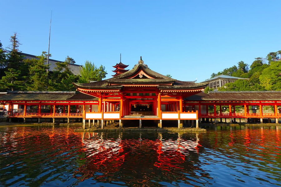Hiroshima & Miyajima: Full-Day Private Tour & Licensed Guide - The guides are the main variable