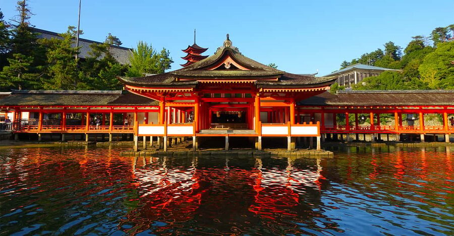 Hiroshima & Miyajima: Full-Day Private Tour & Licensed Guide - Local food adds real flavor