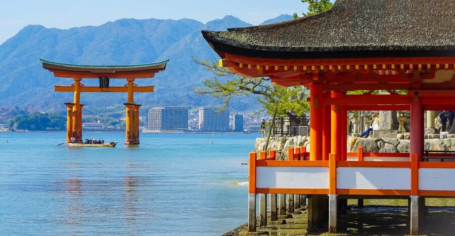 Hiroshima: Miyajima Half-day Historical Walking Tour - Itsukushima Shrine and the changing tide