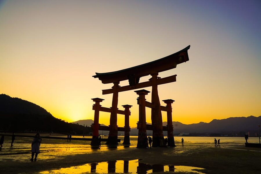 Hiroshima: Miyajima Half-day Historical Walking Tour - Momijidani, Senjokaku, and the island’s older buildings