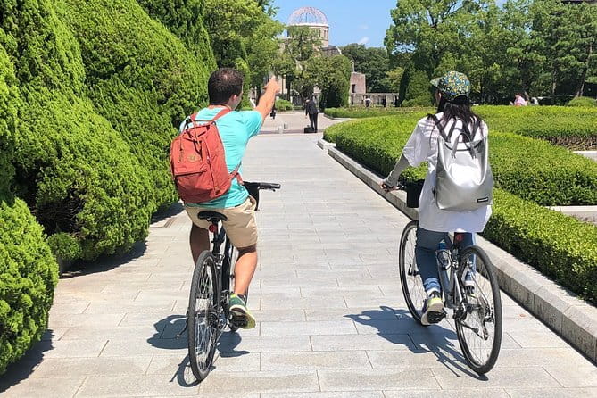 Hiroshima & Miyajima: Private Full-Day Tour with a Local Guide - Miyajima lunch and the island’s main streets