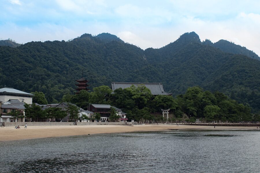 Hiroshima & Miyajima tour with English/Spanish Speaker Guide - Peace Memorial Park and the Genbaku Dome