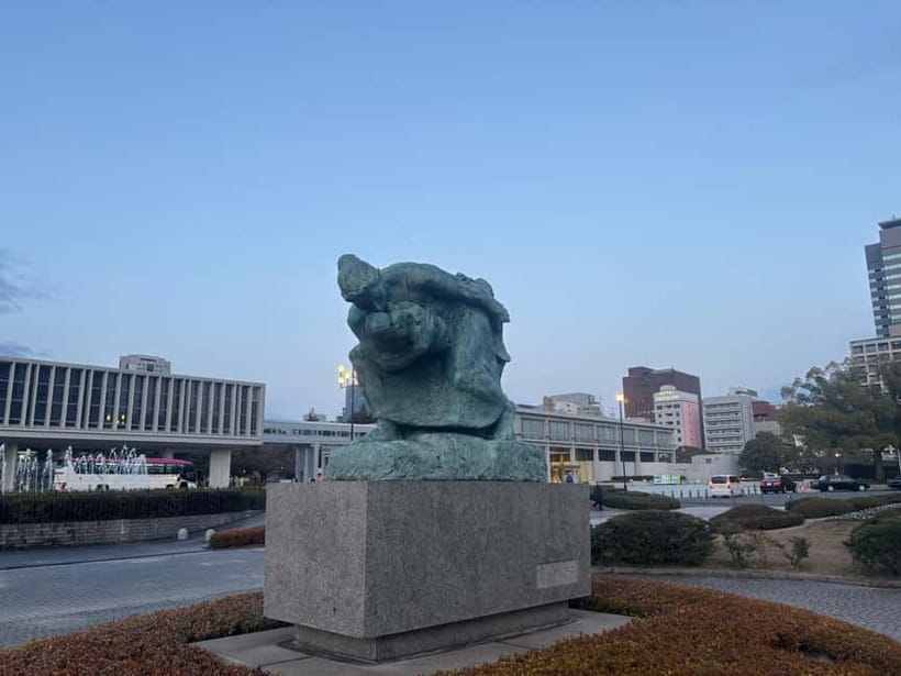 Hiroshima: Peace Memorial Park and Atomic Bomb Dome Tour - Reading the park instead of just crossing it