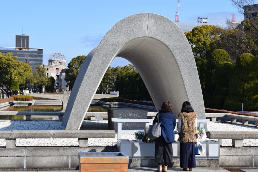 Hiroshima: Private Food Tasting Tour with a Local Guide - Nagarekawa after dark or during the day