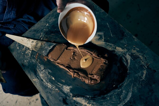 Hiroshima:Private lacquer workshop experience tour(gift included) - Meeting Naoya Takayama and hearing the craft story
