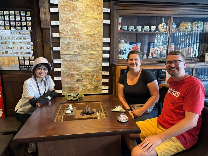 Hiroshima: Saijo Sake Tasting at 7 Breweries Guided Tour - How the sake tasting works