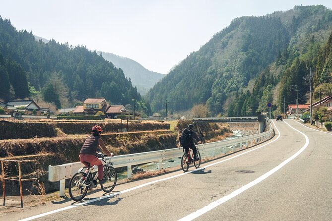 Inaka food and Ebike tour in Yuki - Lunch at 湯治BAR SOZORO feels tied to the town