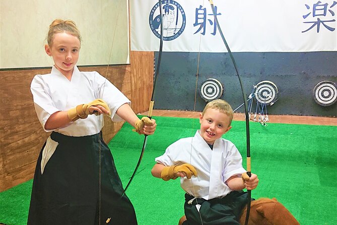 Japanesel Archery Experience HIROSHIMA CASTLE SHARAKU - Practice arrows and the first real challenge