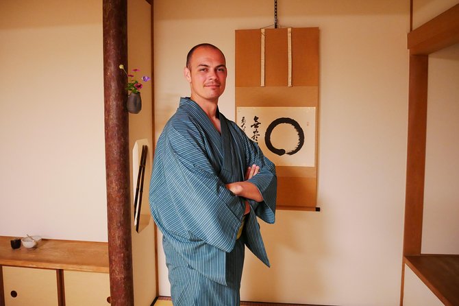 Kimono and Tea Ceremony in Miyajima - Making and tasting your own matcha