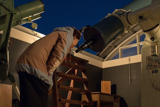 Kurashiki Private Romantic Night in the Observatory Recliners - Looking through the 31.5 cm reflector telescope