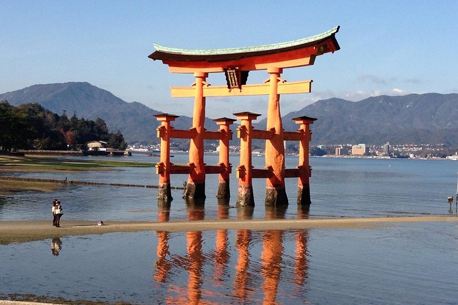 Miyajima full day tour - Itsukushima Shrine and the changing torii gate