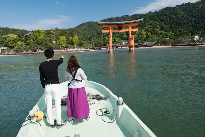 Miyajima Guided Tour and Fresh Oyster Farm Tour - Starting at Miyajima-guchi at 9:00 a.m.