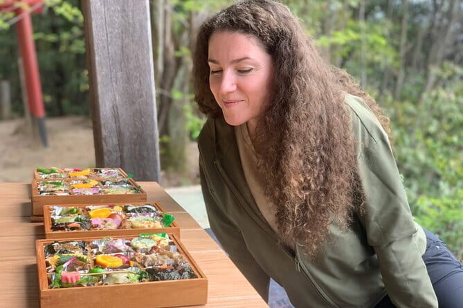 Miyajima Private History Tour (Half Day) - Eating your way along Kiyomori Street