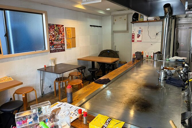 Okonomiyaki Counter: Hiroshima Edition - Watching the chef build a layered meal