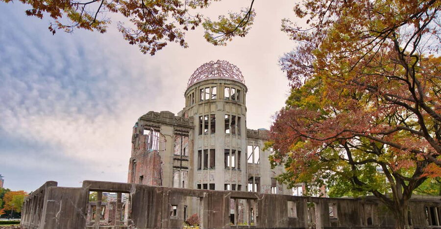 Osaka/Kyoto: Hiroshima Miyajima Bus Tour & Shinkansen Ticket - Facing the Atomic Bomb Dome and Peace Memorial Park