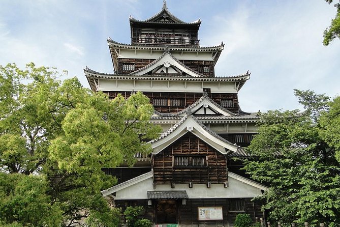 Private Sightseeing Walking Tour in Hiroshima with a Guide - Hiroshima Castle and the City Views