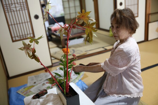 Special Ikebana Experience Guided by an Ikebana Master, Mrs. Inao - Tea, Sweets, and a Glimpse Beyond the Flowers