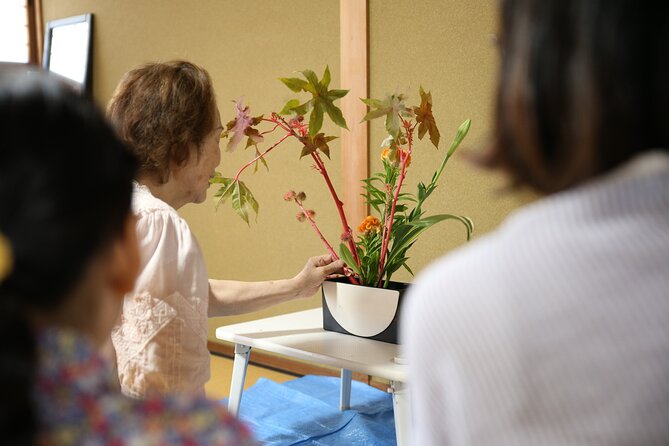 Special Ikebana Experience Guided by an Ikebana Master, Mrs. Inao - What the Mixed Feedback Tells You