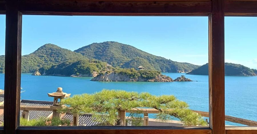 Tomonoura Port Town:Traditional Seaside Japan from Hiroshima - Temples with sea views and a slower rhythm