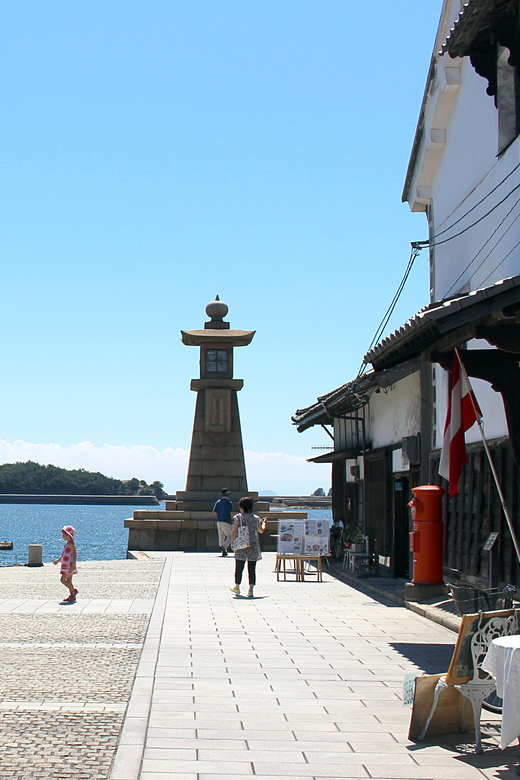 Tomonoura Port Town:Traditional Seaside Japan from Hiroshima - Walking into Tomonoura’s old harbor streets