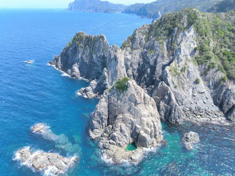 Dramatic Cliffs, Beaches and Hot springs In Nagato