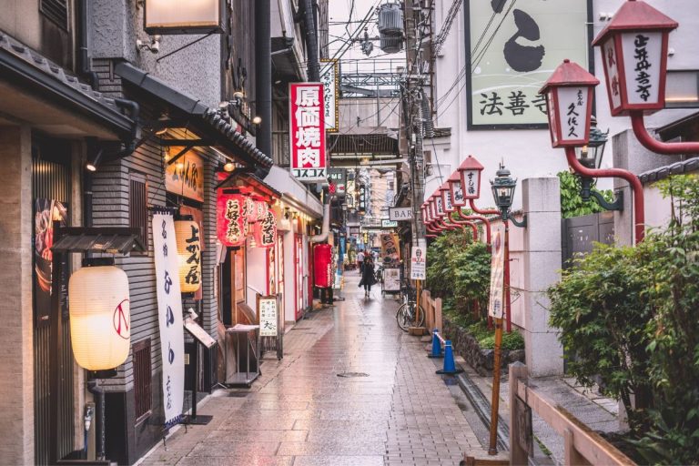 27 Cool & Quirky Thingas To Do In Osaka (Day & Night)