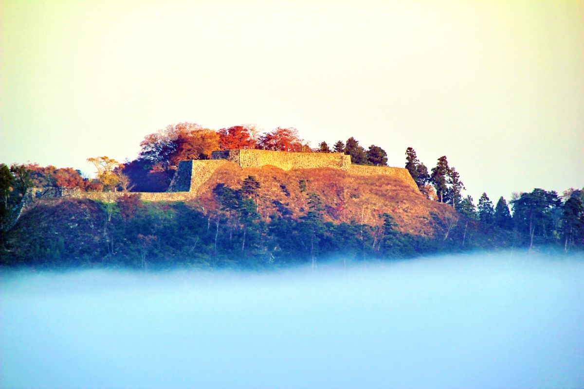 Tsuwano Castle Ruins and Sea of ​​Clouds